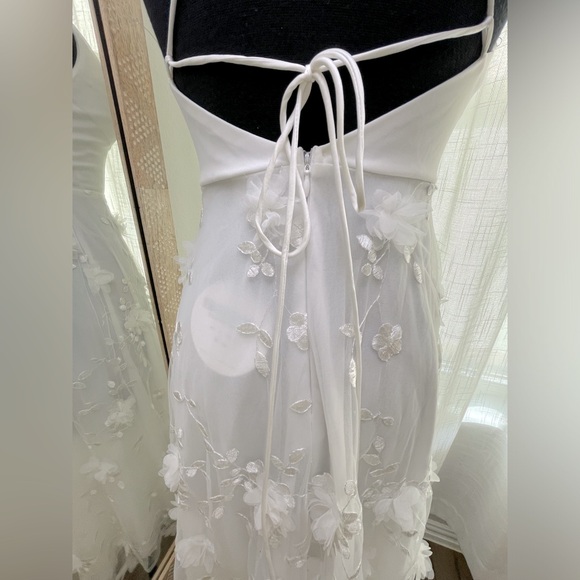 Selfie Leslie Floating By Pleated Neckline Dress Embellished White Size Small - Picture 7 of 8